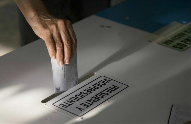 Poco entusiasmo entre migrantes para la 2da Vuelta; aunque invitan a votar