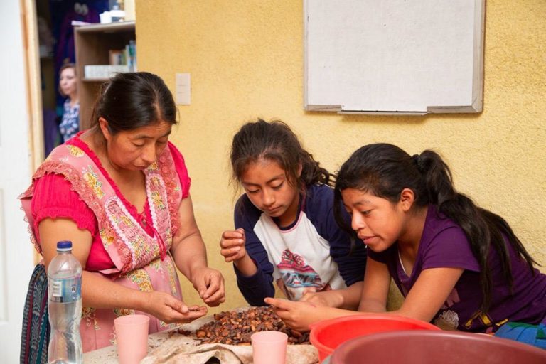 Manos Quetzaltecas; chocolate artesanal hecho por mujeres emprendedoras