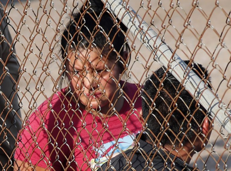 Liberan a inmigrantes detenidos en redadas en Mississippi