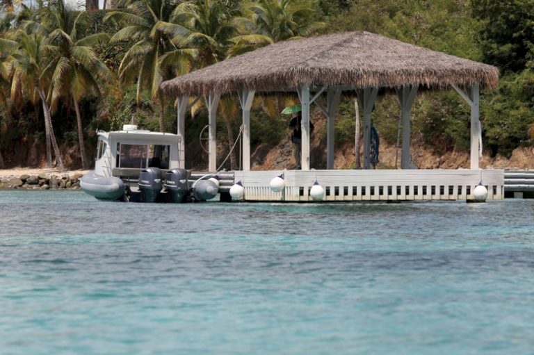 Isla caribeña de Epstein atrae a turistas desde su muerte