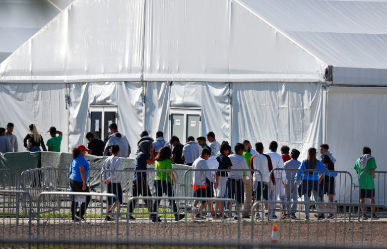 Niños migrantes separados de sus familias sufren trastornos