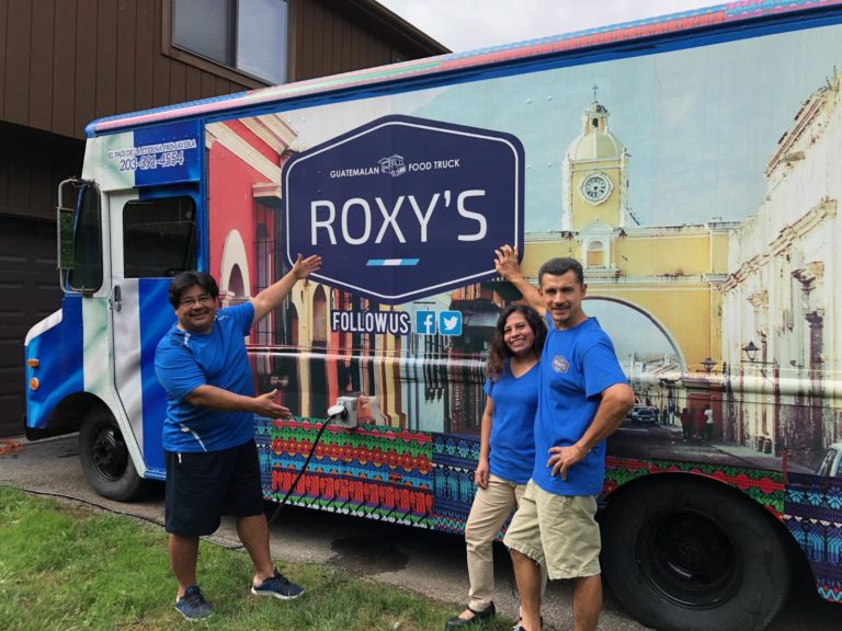 Roxy’s Food Truck, el toque Chapín que recorre Stamford