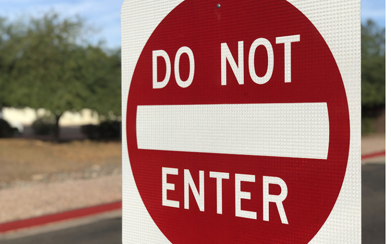 Autoridades tratan de evitar más muertes en autopistas de Arizona