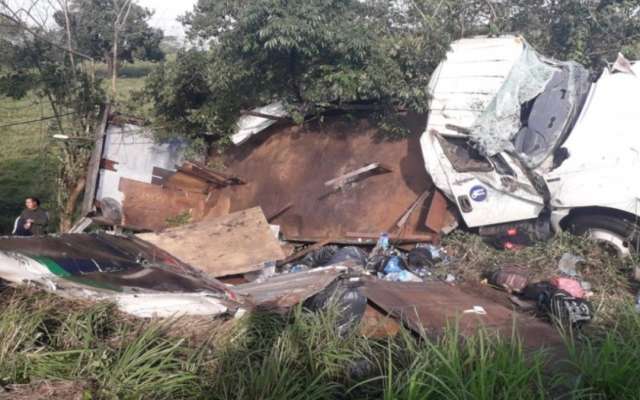 Camión que trasladaba a migrantes se accidenta en Tuxtla, México