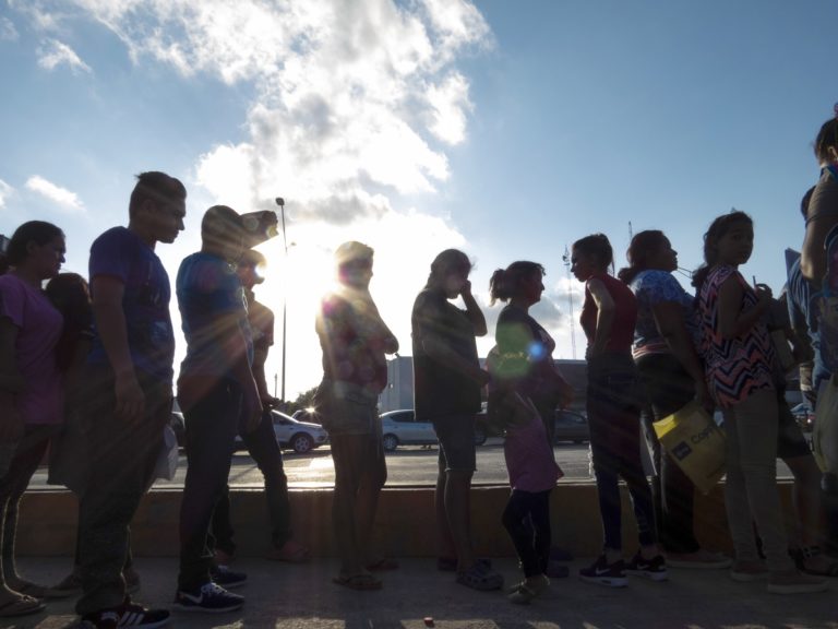 Solicitantes de asilo en Matamoros México temen ser olvidados