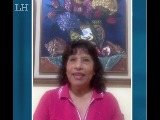 Mirna Funes y la dedicación de una enfermera con sus pacientes
